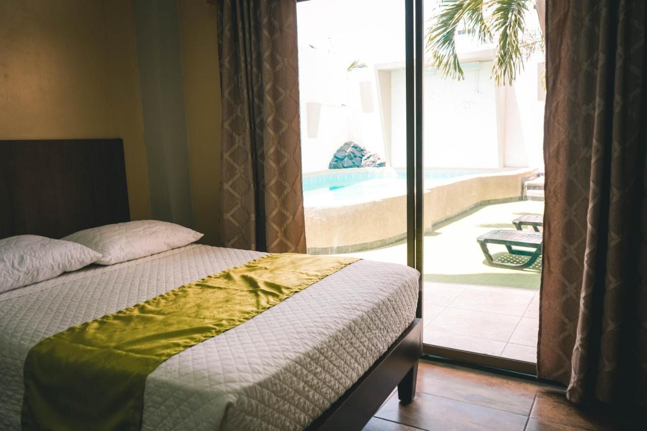 Hotel Manta Beach Madrigal Εξωτερικό φωτογραφία