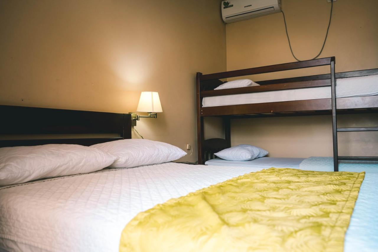 Hotel Manta Beach Madrigal Εξωτερικό φωτογραφία