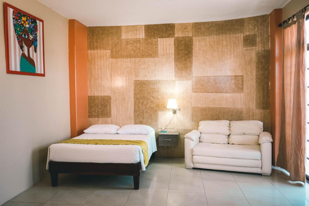 Hotel Manta Beach Madrigal Εξωτερικό φωτογραφία