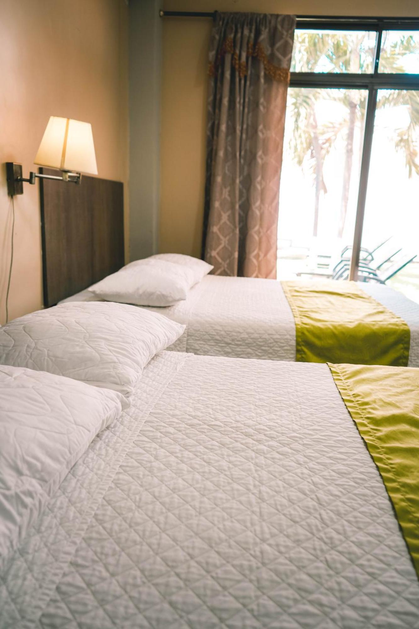Hotel Manta Beach Madrigal Εξωτερικό φωτογραφία